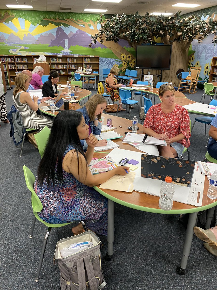 kylecraighead85's tweet photo. What a great School Showcase today at Indian Lake Elementary! MRs. Mitchell and Mr. Shultz utilized their related arts team, made of real superstars, to present their scheduling process! Wonderful discussion! #ROCvision @scottlangford72 @jhesson83 @phillipholt https://t.co/mjsfjYbqOe