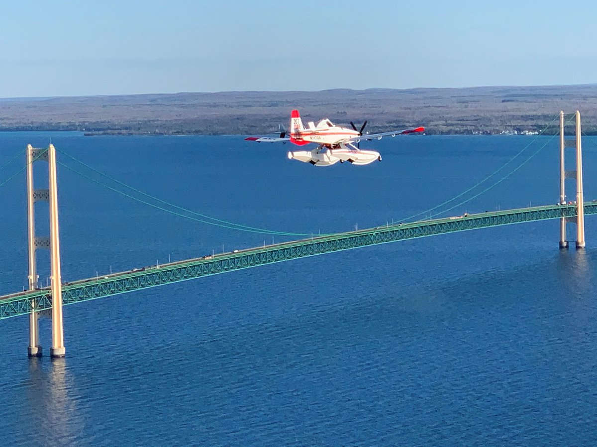 DauntlessAir's tweet photo. Dauntless #FireBosses have on-board gel mixing capability. This gives our aircraft the ability to drop up to 20 continuous loads of enhanced water. Enhanced loads are more effective at slowing and cooling the advance of a #wildfire, which helps ground crews get the upper hand 💪 https://t.co/KghEuFaIBW