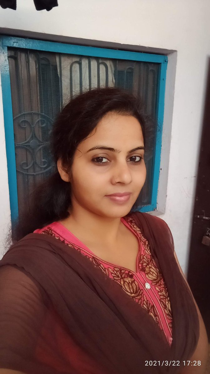 MeghShukla15's tweet photo. सिर्फ प्रेम करने से किसी स्त्री को समझ नहीं सकते जीना पड़ता है उसके साथ...... 
Good night friends https://t.co/EI8wrsdnVj