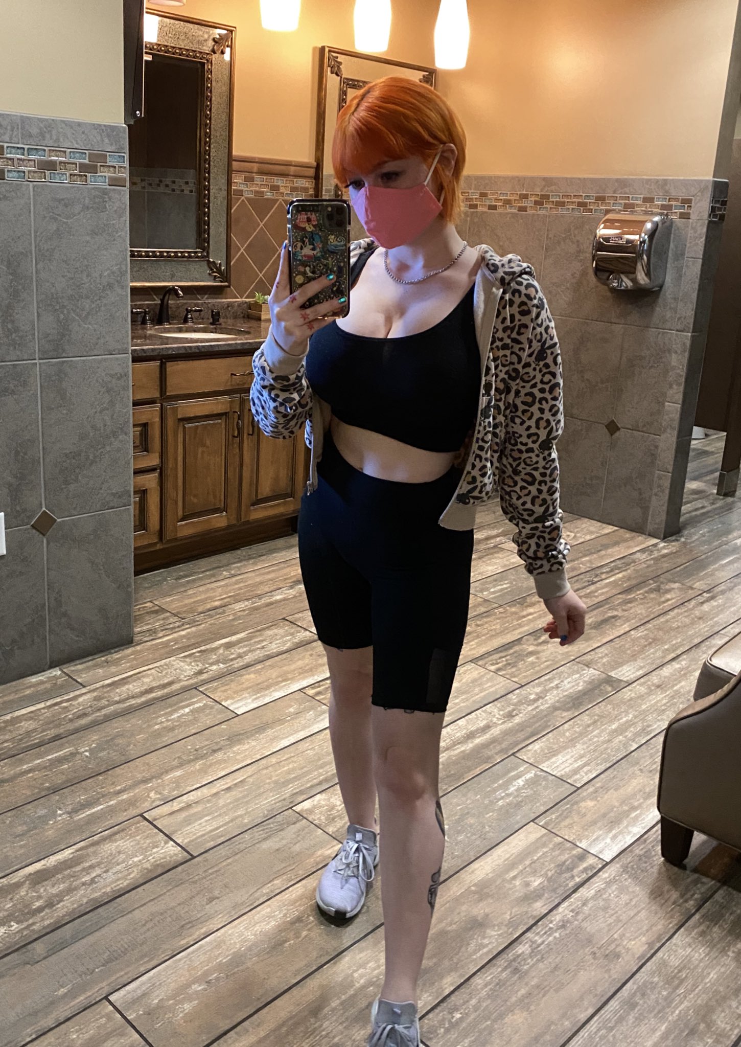 Kenz on Twitter: "Getting an oil change and lookin CUTE af 🥰 https://t.co/LYVX8cMfxm" / Twitter
