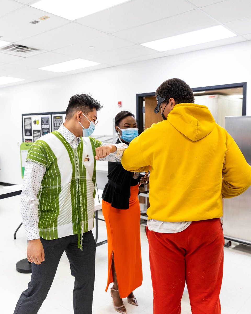 The Global Threads project focused on engaging with local members of Akron’s Karen and Congolese refugee community in their language arts, media tech, and social studies classes. Everything learned was documented, developed and published to their website for the public to see!