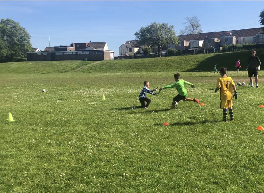 🦁Bravery in 1v1 situations✅

🧠 Making our keepers think about choice of technique in game like scenarios✅

📍Sessions all over South Wales ✅

📲 Contact us to book in your area