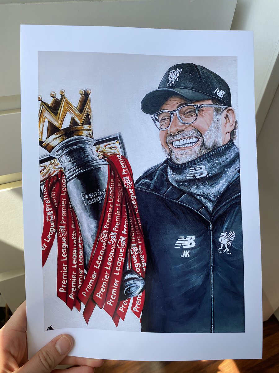 ❤️GIVEAWAY❤️
As a thank you to everyone for helping me hit 1000 sales, I will be giving away one A3 Klopp Hugging Trophies Print and an A4 Klopp with PL print. 

Just retweet this tweet to enter ☺️. 

I’ll announce the winner next Tuesday❤️