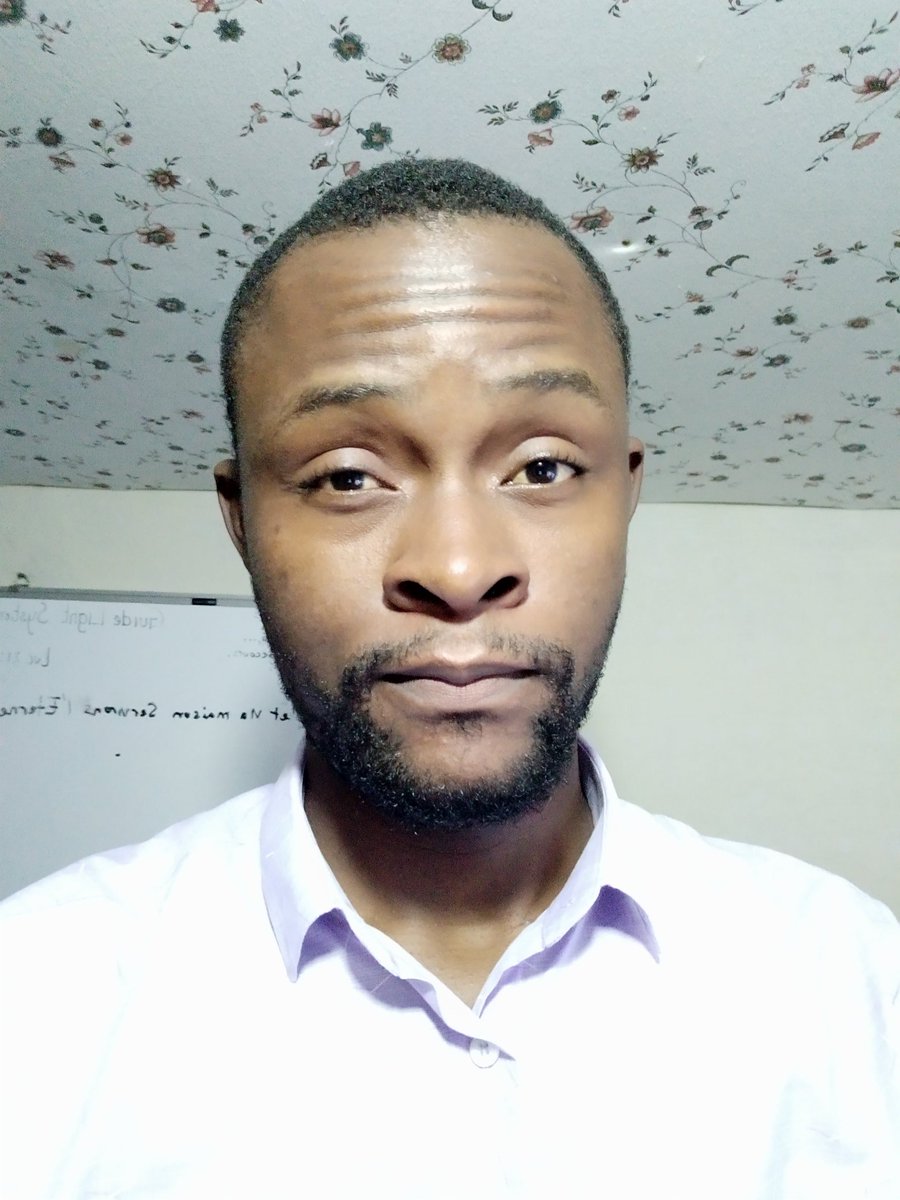 johnmbiya's tweet image. Je suis congolais de père et de mère, mais des ancêtres informaticiens ☺️☺️ #RDC #DEVFORLIFE