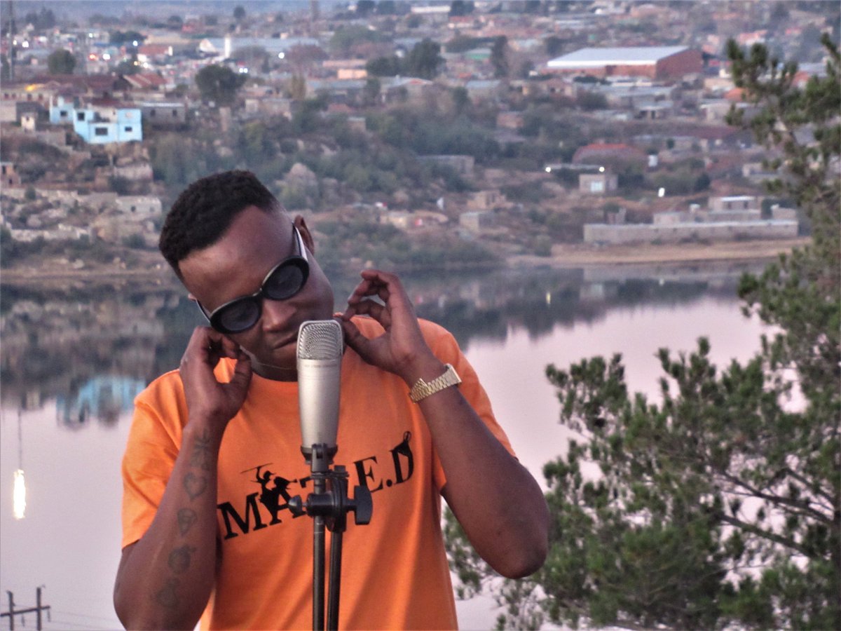 MATEDLS1's tweet image. I was performing my 
New track titled Mahali 
Live : Mountain Views Show 🎥

Download link : dokofala.co.za/downloads/d/ma…

📸 By turz
#RoadToThebeEaKhaleEp
#haleate
#Phoka