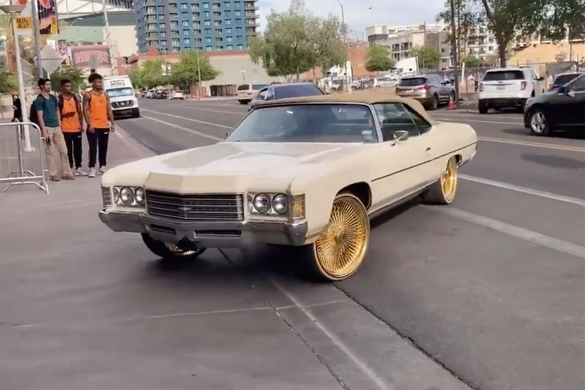 Devin Booker pulls up to Suns game in crazy gold car