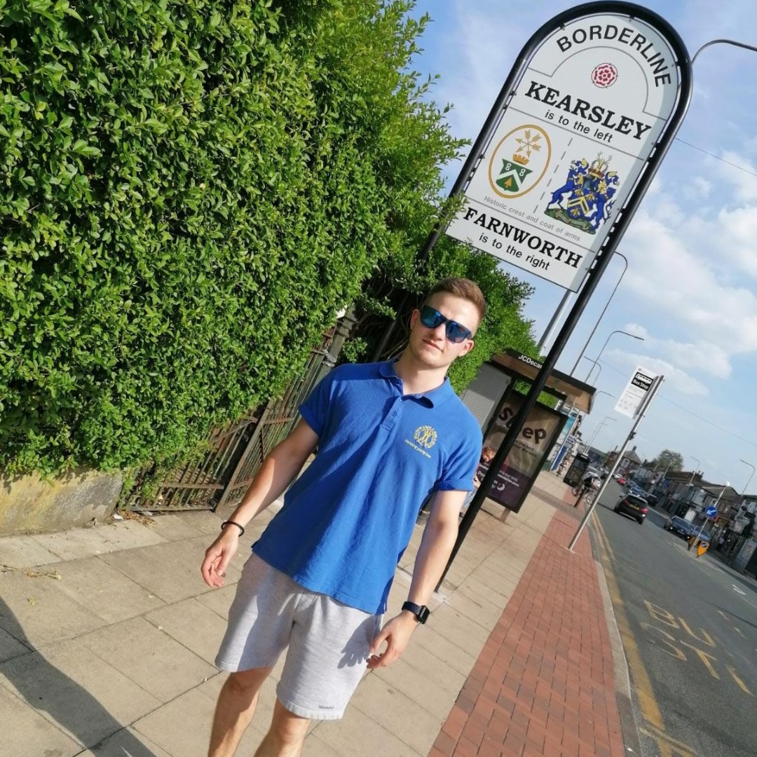 BLGCofficial's tweet photo. Tonight we are out & about in #Kearsley in the sunshine, engaging with young people & families, local businesses and organisations and doing as much as we can for the #LocalCommunity
If you see us, say hi!
#Outreach #Detatched https://t.co/rfRxRzFnhB