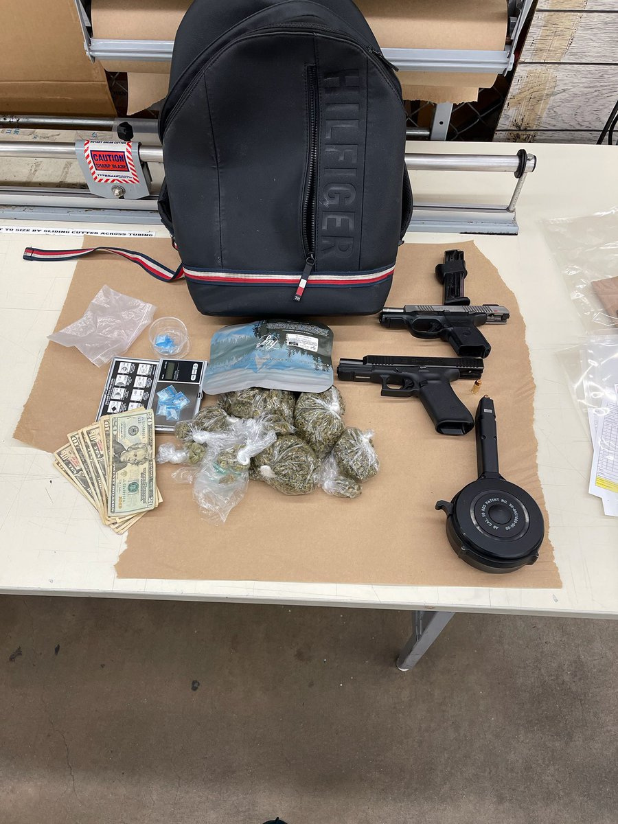 NCNPODPD's tweet image. Outstanding job by the days #NCCRT!  In the past 2 weeks, they have made 18 arrests, including a murder suspect, along with 4 guns and  narcotics seized: 14 Kilos GHB, 8.3g Meth, 3.4g Cocaine, 185g marijuana.  Continuing  @DPDChiefGarcia weeding plan! #KeepingDallasSafe
