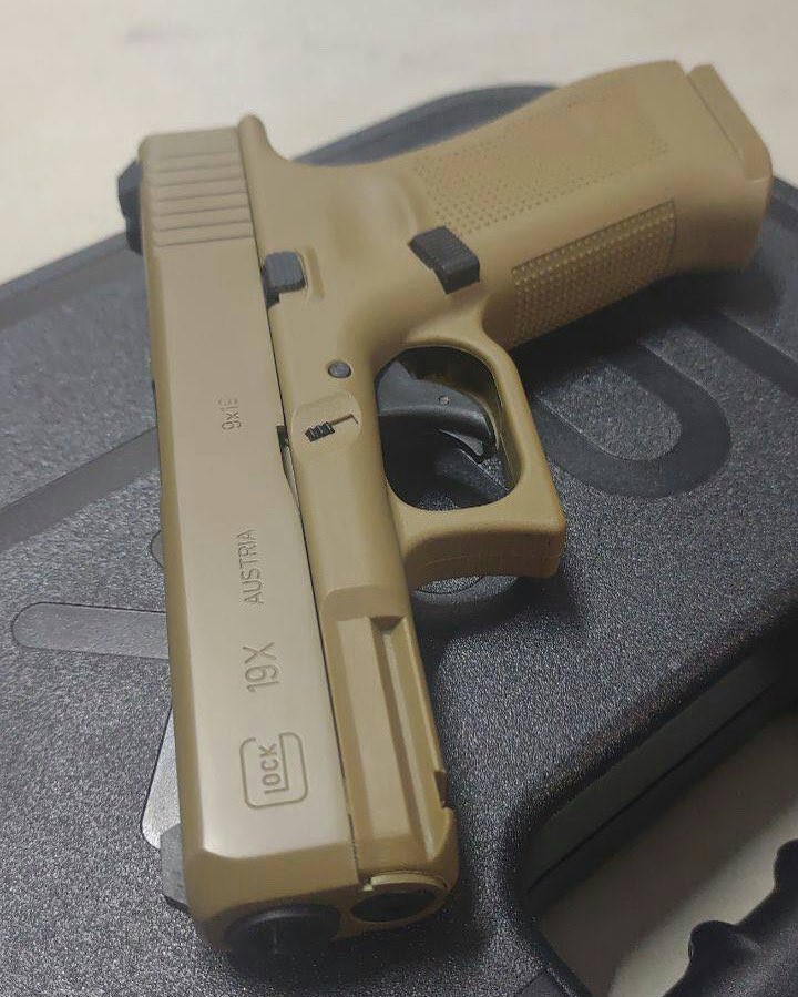 Leonel glock1 (@tonitodoller) on Twitter photo 