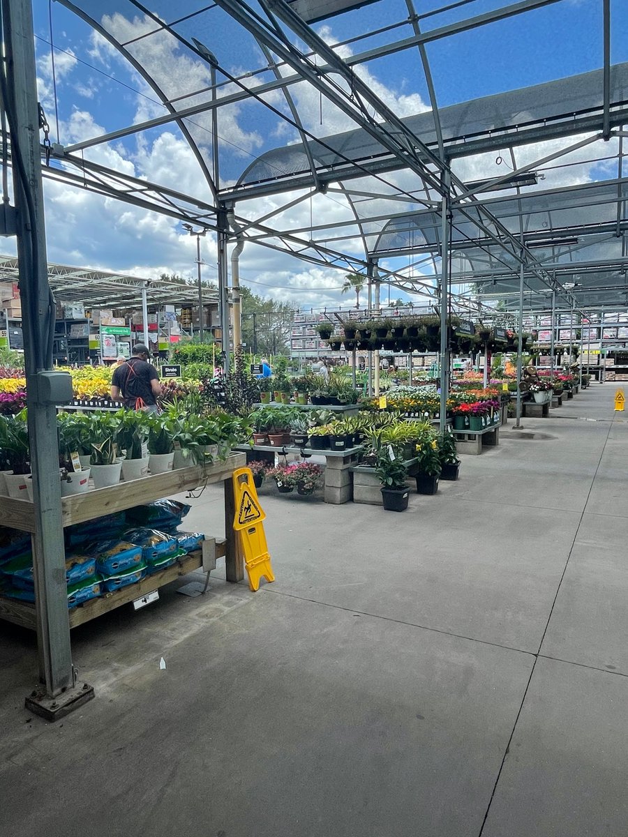 jvigil0281's tweet photo. 0281’s Garden Dept is looking pretty tight! #0281ROCKS https://t.co/psaPsfFVmO