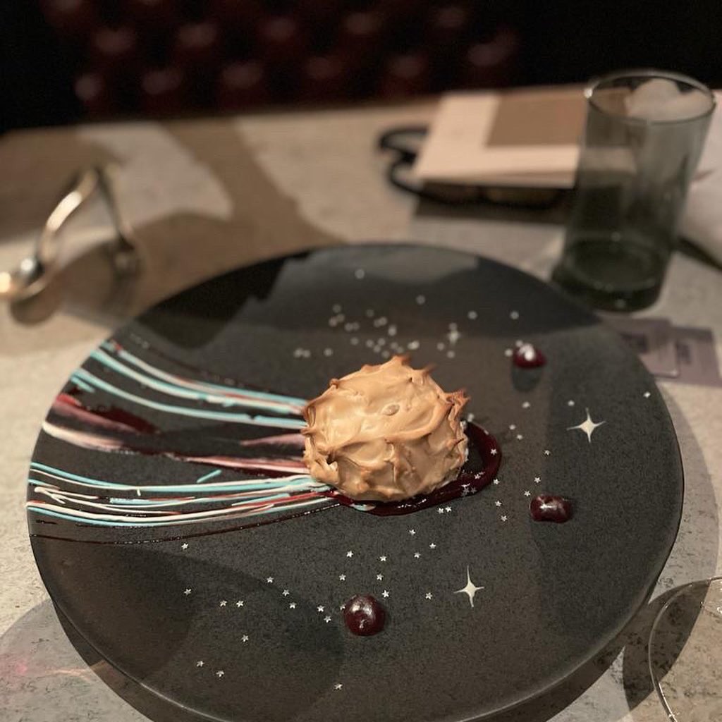 Some #greatfood consumed @kerridgesbandg recently. Try the pigs cheek Pie and the #outstanding #blackpudding mash and the comet C desert . Staff were amazing. Need to return to #trysomerhingnew #londoninthesun #sweettreat #dineout #fabulouswine