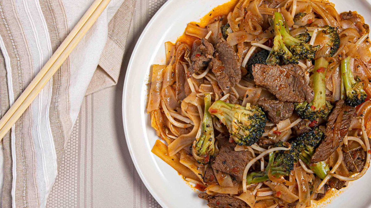 TheTastePhotog1's tweet image. Pad Kee Mow,  now you see it, soon you don't.   It was amazing!

#EatFirstWithYourEyes #Deliciousness #FoodPhotography #FoodPhotographer #TheTastePhotography #KentuckyFoodPhotographer #ThaiFood #PadKeeMow