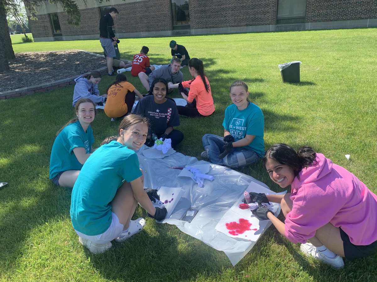 cookschemistry's tweet photo. Tie Dye colors @IkeSDNB @SDNBSchools https://t.co/IqSd2RjI76