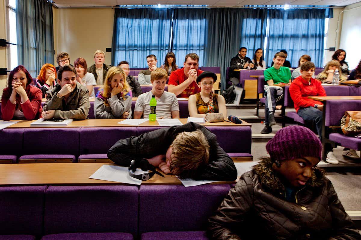 University students with morning lectures tend to have lower grades bit.ly/3v2ndUL