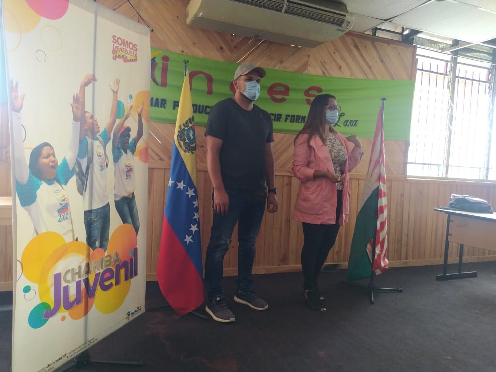 ORT_LARA's tweet photo. El Presidente @NicolásMaduro apoyando a la Juventud productiva del estado Lara junto al @mppjd  y el @minagriculturaVe en el marco de la @agrovenezuelagm cumpliendo con el Vertice N°1 
 #TierraParaLaJuventudProductiva https://t.co/8mB5KijWqt
