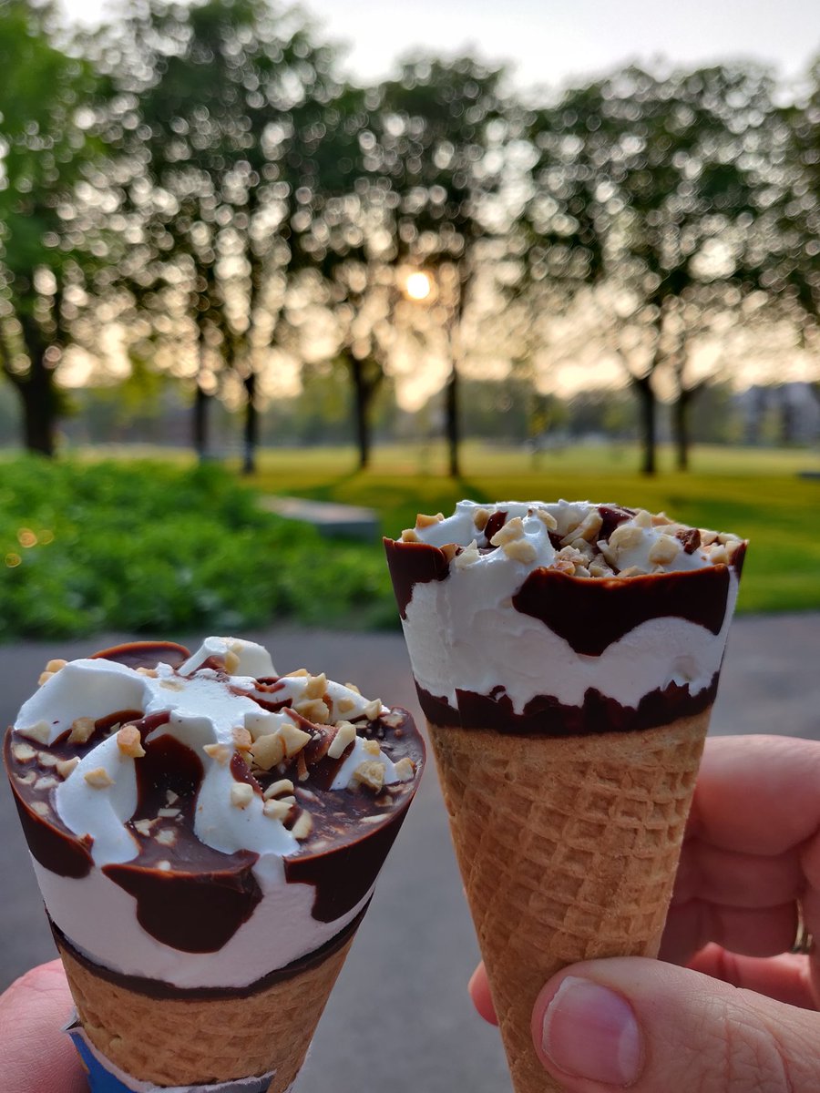 ChidoHier's tweet image. Op je gezondheid, @_mapnut !
#eenprikeenijsje