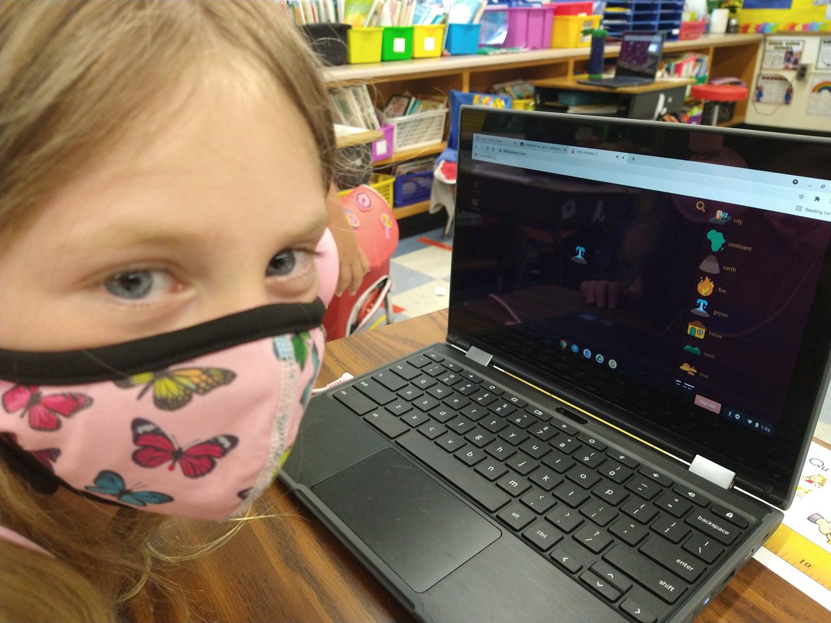 NSComputerTech's tweet image. @NSComputerTech when you give students any age the ability to be a chemist they get so excited @LittleAlchemist 2. @EWSDTech @NorthSideEW