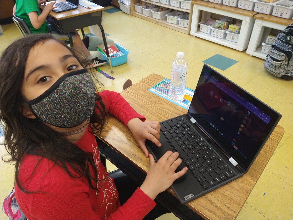 NSComputerTech's tweet image. @NSComputerTech when you give students any age the ability to be a chemist they get so excited @LittleAlchemist 2. @EWSDTech @NorthSideEW