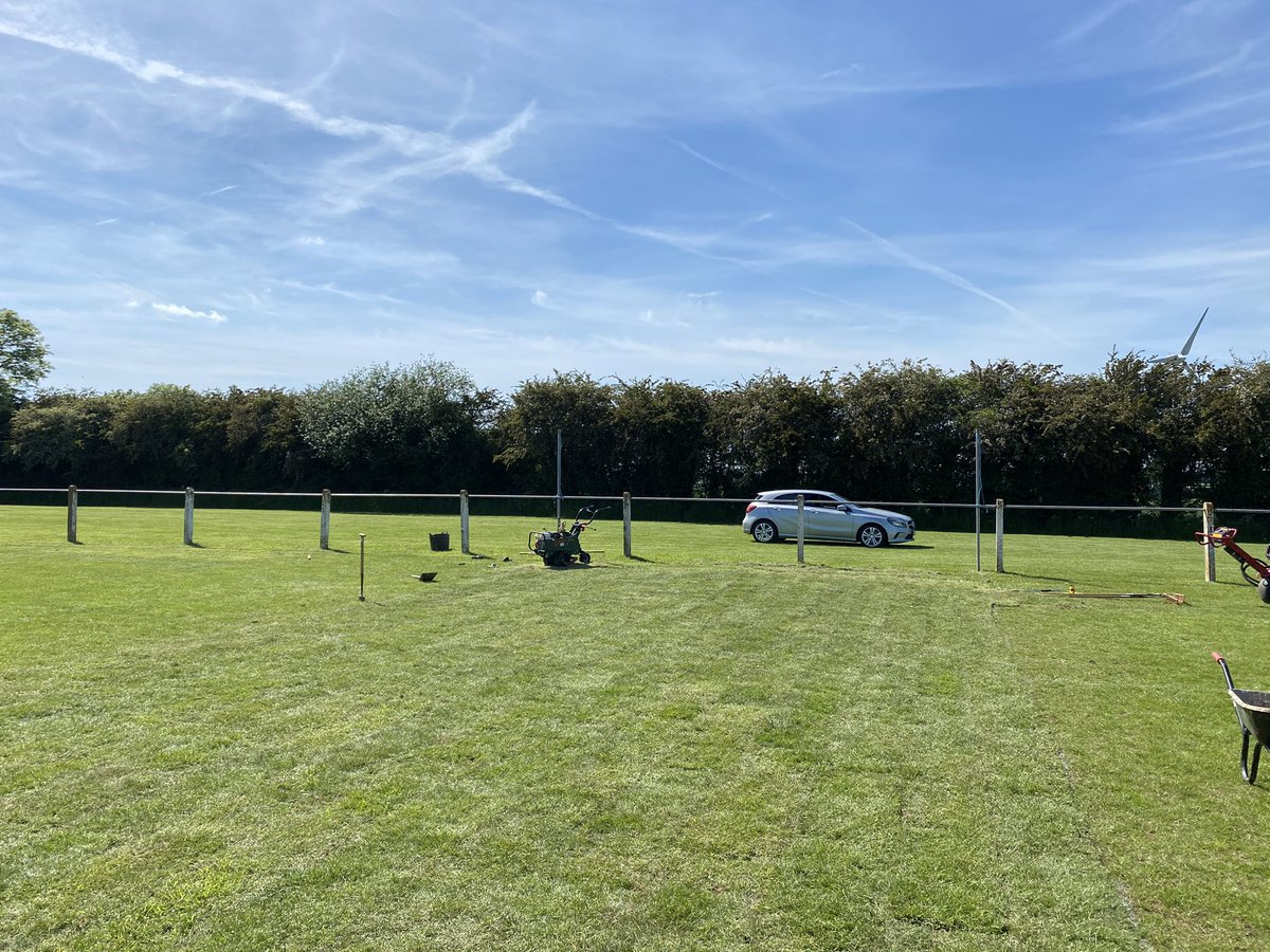 ZoeMcgrady's tweet photo. Bit of a different day down at @KibworthTownFC today☀️ First time for me helping do a re turf of a goal mouth with our Sports Turf Academy🌱 https://t.co/pgjQZTCd9o
