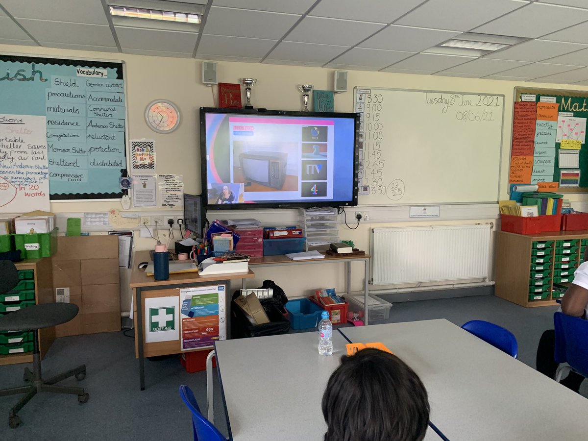 SouthworthClass's tweet photo. The children can’t wait to create their ‘city of tomorrow’ after today’s live session with @teentechevent - they have some fantastic ideas #sciencestannesgaE1 #computingstannesgaE1 @StAnnesgaCPS https://t.co/qfV51XLZVL