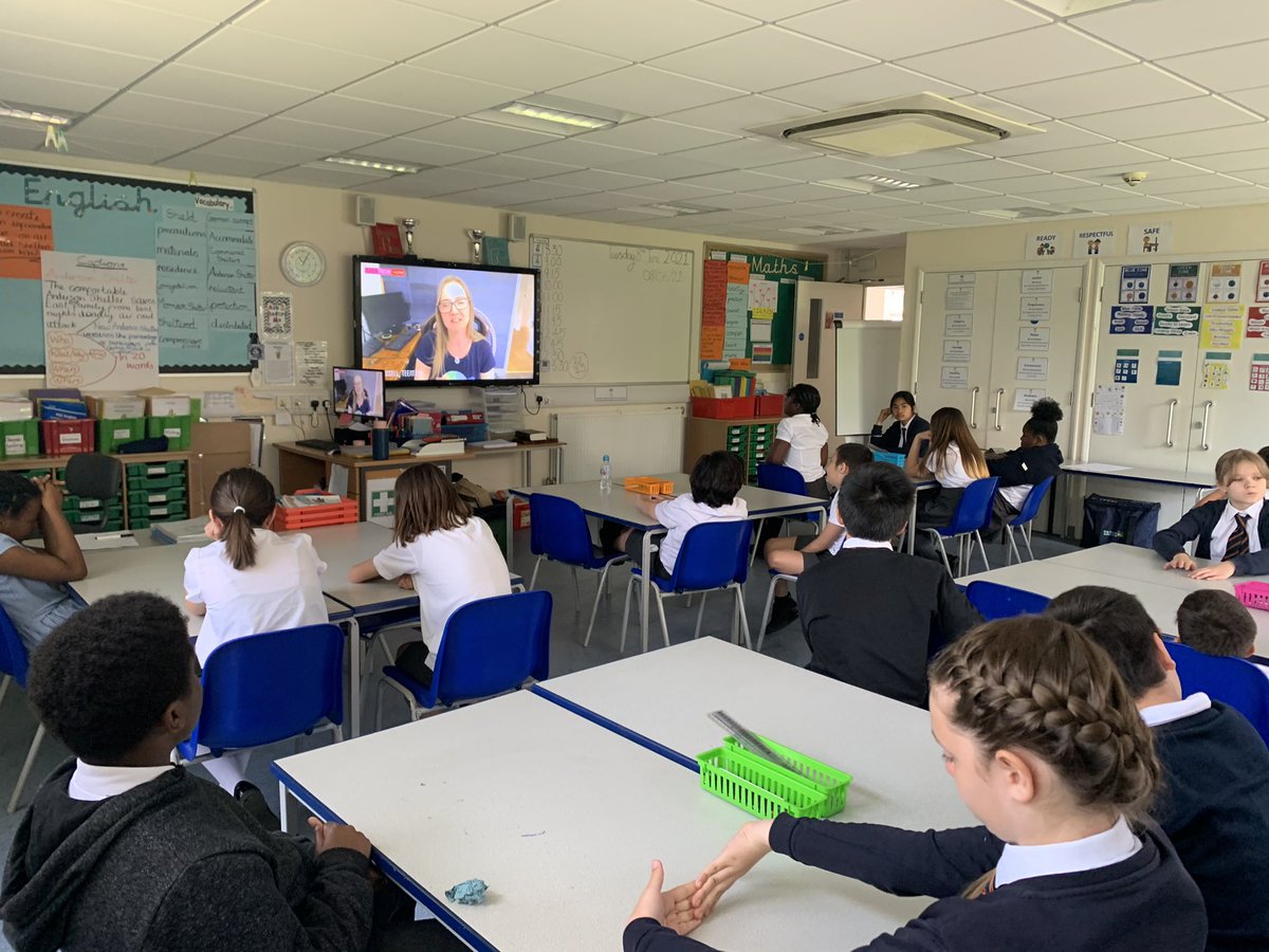 SouthworthClass's tweet photo. The children can’t wait to create their ‘city of tomorrow’ after today’s live session with @teentechevent - they have some fantastic ideas #sciencestannesgaE1 #computingstannesgaE1 @StAnnesgaCPS https://t.co/qfV51XLZVL