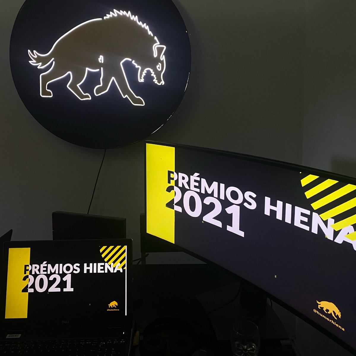 Estamos em direto em humorhiena.pt!