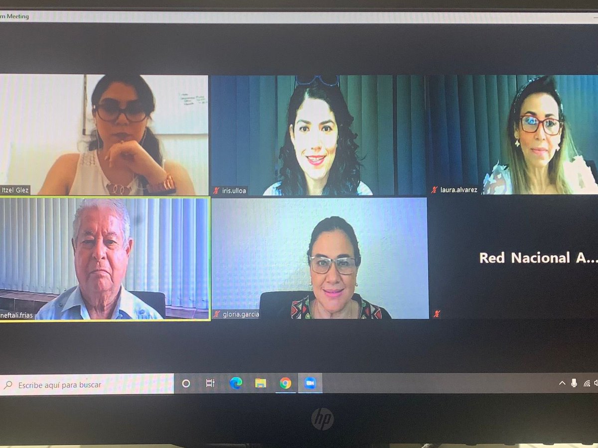 Los integrantes del Comité de Participación Ciudadana participaron en la reunión “Gestión de riesgos de corrupción en programas sociales”, la cual estuvo encabezada por la presidenta de #EGES, Educación y Gestión Social, Sara Aguilar Mújica. #ConstruyendoUNTabascoSinCorrupción