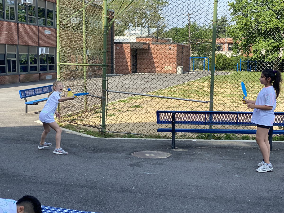 CSMrsSeaman1's tweet photo. Fantastic Third Grade Fun Day!!! @WheelerAvenue https://t.co/WalyzbeRJs