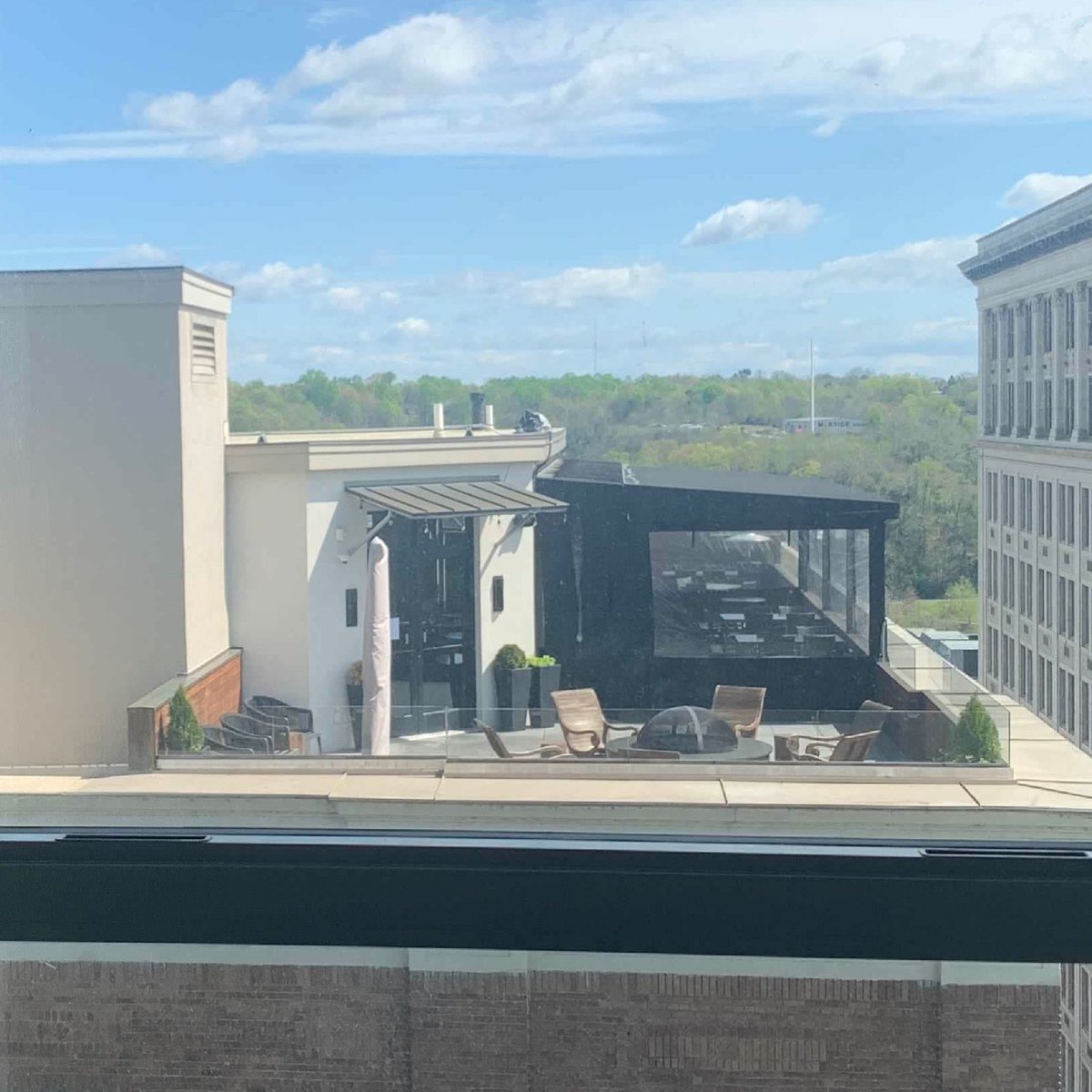 What downtown apartment has you THIS close to the rooftop Skyline restaurant? Get your tickets to the Downtown Loft Tour to find out! Link in bio. #freeclinicva #downtownliving #loftliving #fundraiser #downtownlynchburg #lynchburgva