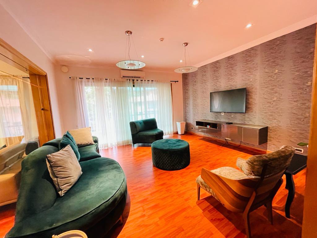 SoniaUzama's tweet image. SHORTLET ALERT 🚨🚨🚨
3 bedroom apartment 
Victoria Island 
90,000 per night