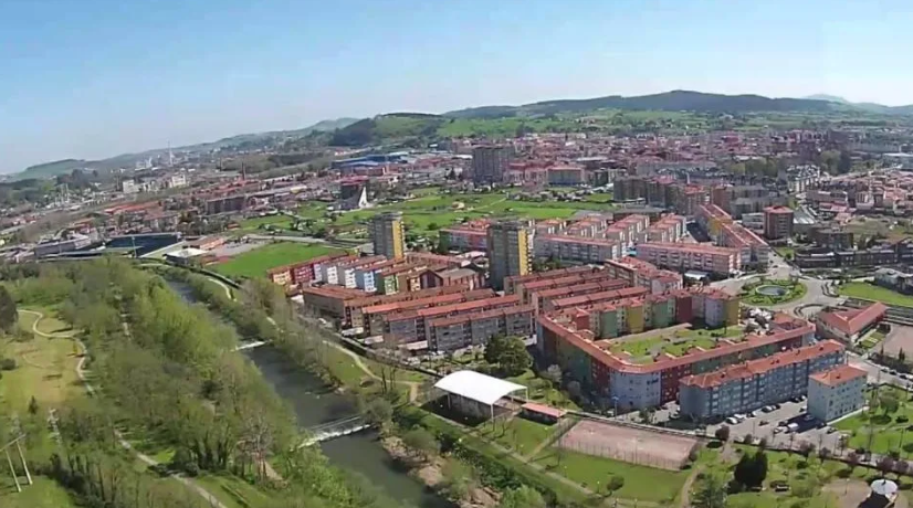 La ciudad de Torrelavega y la cuenca del río Besaya que desemboca en el mar. Juntos vamos a montar un océano de posibilidades.
#DiaDeLosOceanos