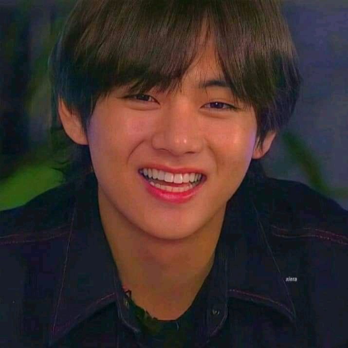 Nada29179965's tweet photo. V Taehyung 🧡🍓 we support you and love you so much 🥺💜I hope you always stay happy and always have a smile on your face🥺🥺💖🌨️ https://t.co/GXvS5vQTuz