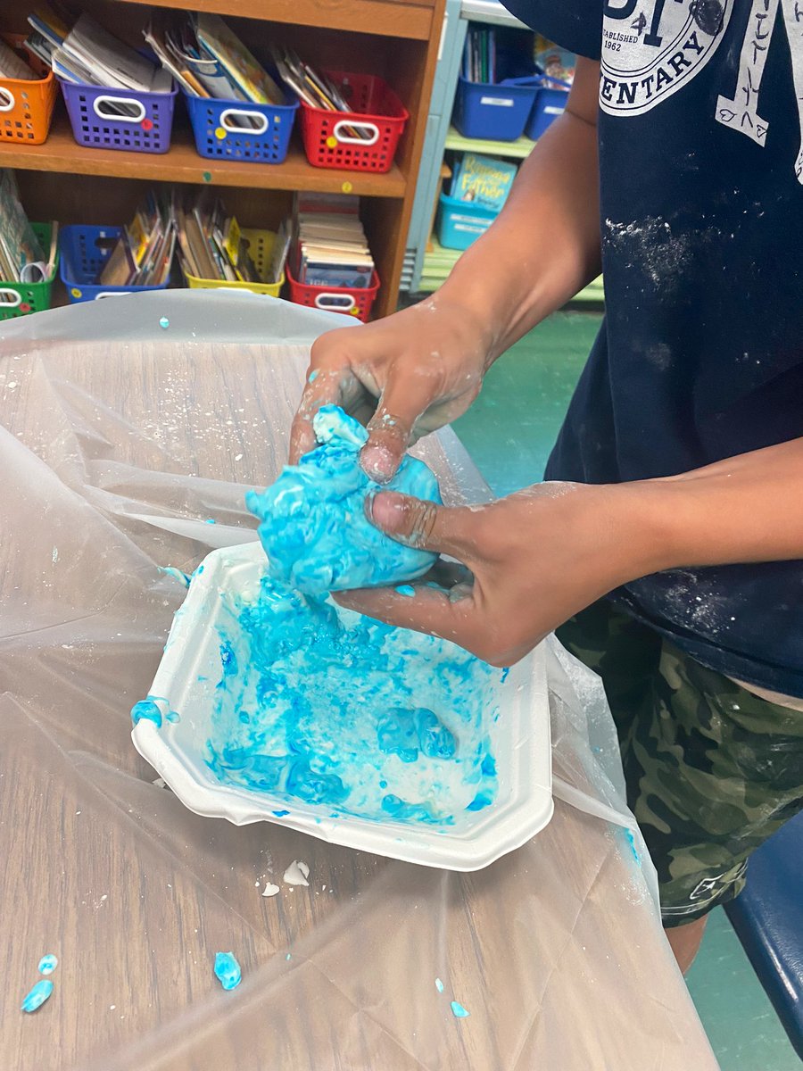 Is it a solid? Is it a liquid? It’s OOBLECK! We had so much fun exploring Oobleck today! #BearTavernPride
