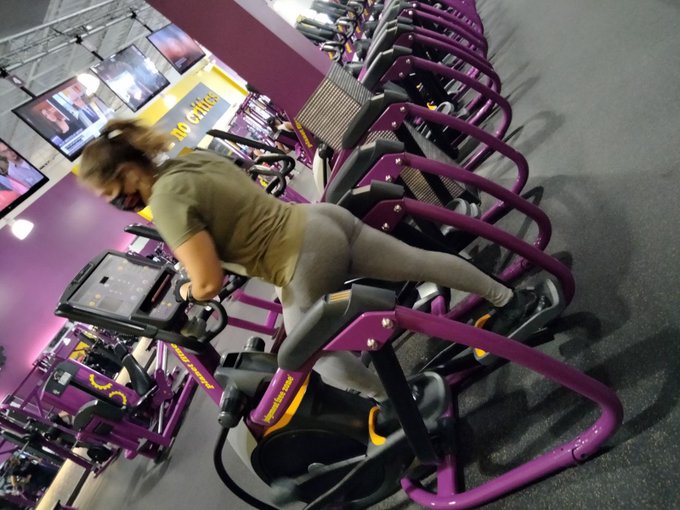 Working on making my booty POP! 💥💥💥 😊 https://t.co/6SBIfYw1tQ<a href="/tag/workouts"class="tags"><span>#workouts</span></a>