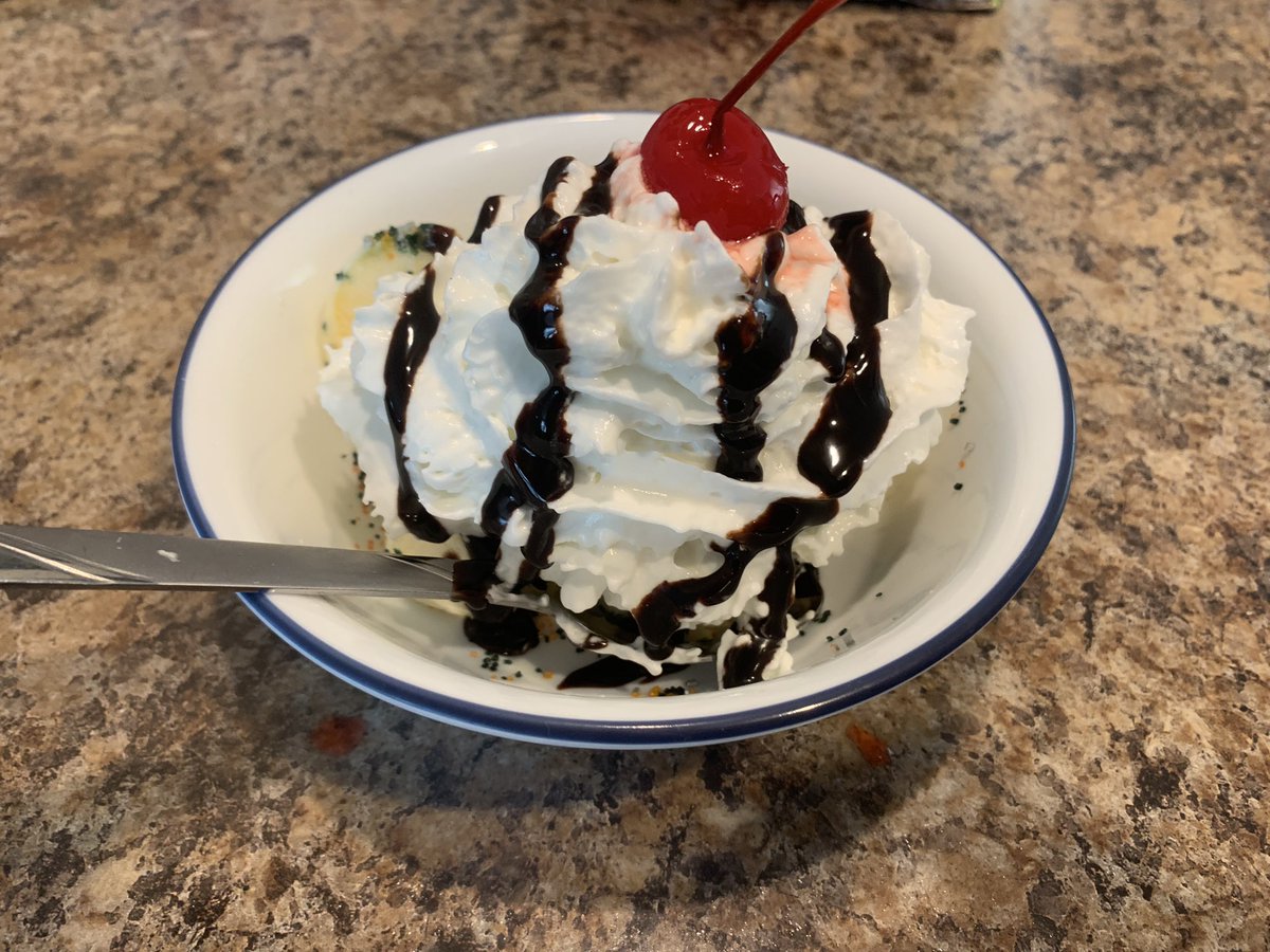 MrsONeil_MCHS's tweet photo. Day two of #SummerSession1 We planned our summer garden, bought our plants, organized our garden, and then planted. We also made some pretty epic sundaes. #GrowingForward #WarriorPride156 #Summer2021 🧡🖤 https://t.co/wzVOZqEc7W