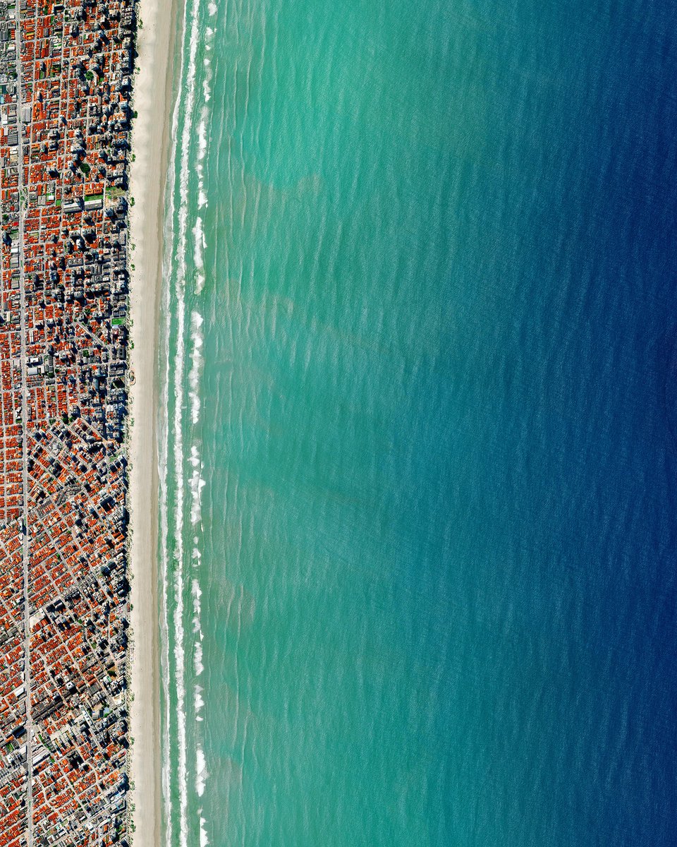 Today is #WorldOceansDay and we’re sharing some of our favorite ocean shots to mark the occasion. Seen here are:

1. Perth, Australia Waves
2. The Pacific and Valparaiso, Chile
3. São Martinho do Porto, Portugal
4. The Atlantic and Praia Grande, Brazil
