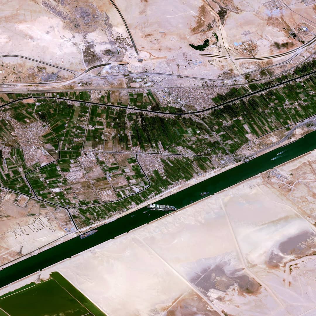 EgyptFromSpace's tweet photo. The #SuezCanal Blockade, #Suez, #Egypt- 2021 | #EgyptFromSpace #ESA https://t.co/Y9L76JtMx2