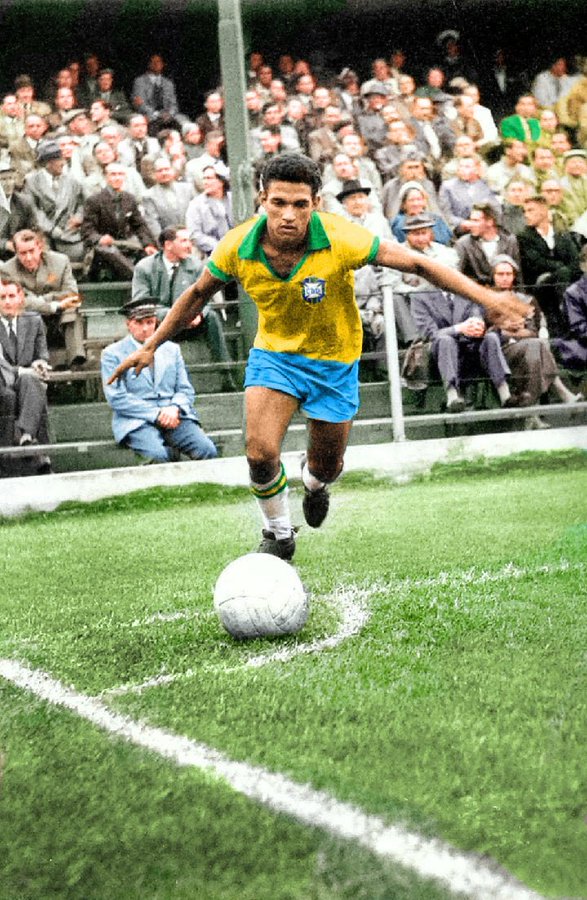 FOTOS HISTORICAS O CHULAS DE FUTBOL - Página 5 E3YsDjxXMAwbedW?format=jpg&name=900x900