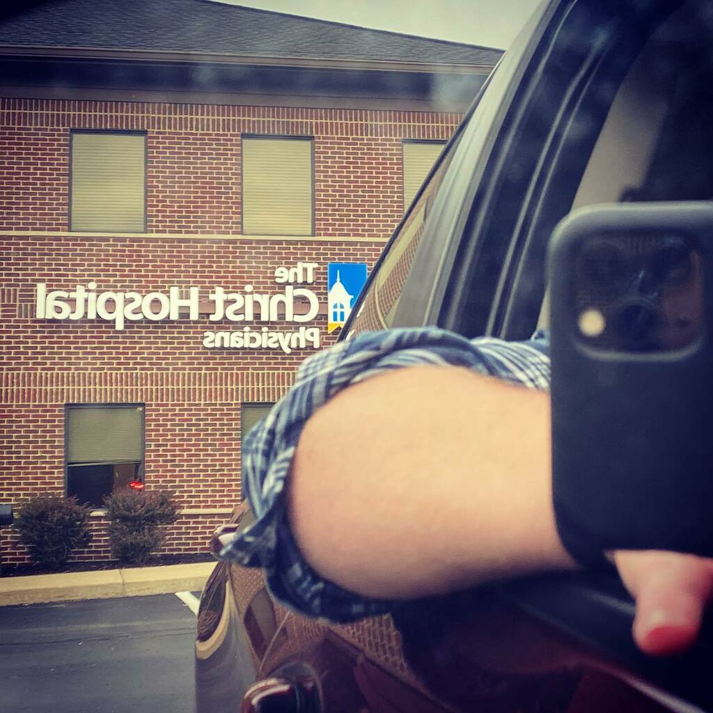 DrTolbert's tweet photo. Leaving the office for the last time… #everynewbeginning https://t.co/QeWpdKRAuA https://t.co/J2pVr8BW16