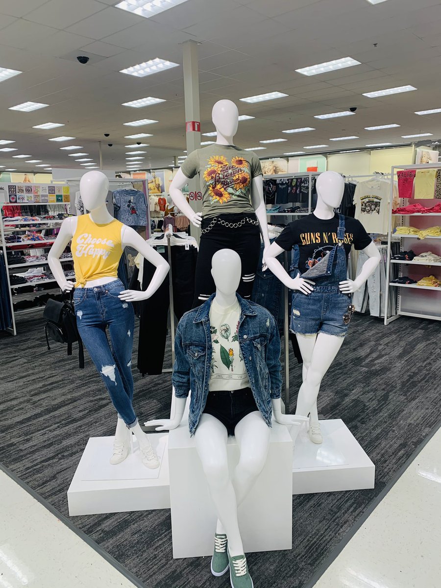 Huge shoutout to my team for creating this little license shop for our guests 😍 #targetstyle #t2737 #theU <a href="/TaveCeline631/">Tavé Céline</a> @GabrielHRGuru  <a href="/wobser_j/">Jennifer Wobser</a> <a href="/CRBrookhouser/">Chris</a>