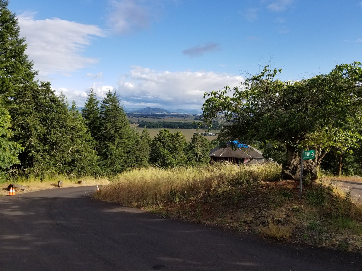 Anyone else feel like they needed to climb a mountain after work just to process (design think) all the good stuff from today's #catalyst21 ! Looking forward to what's next. <a href="/RogueWaterLab/">Rogue Water Lab</a>