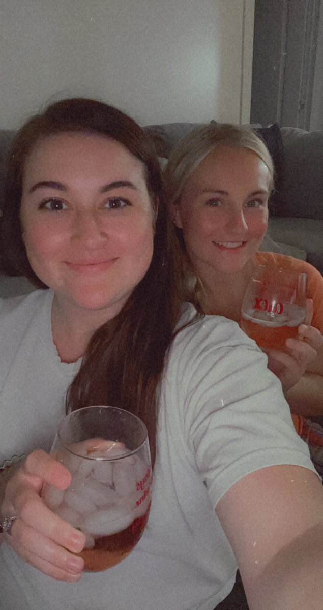 torisilva98's tweet photo. Bestie day and Bach night has returned.💗 https://t.co/fl8eZeb82f