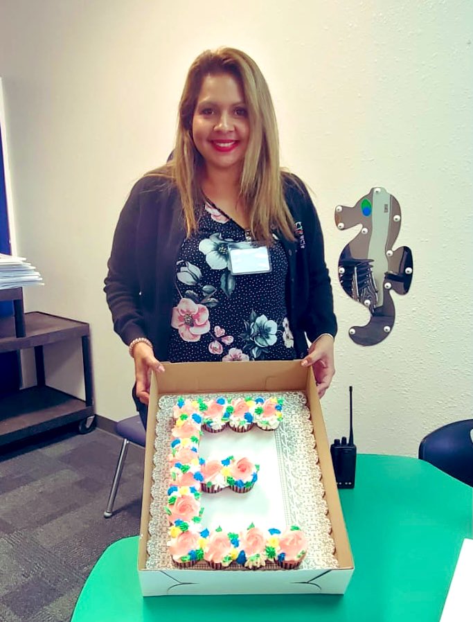 eromero915's tweet photo. Sending heartfelt gratitude to the wonderful work fam for making my birthday super duper special. 🥳 TY for the 🍩 , latte☕️, gift cards and beautiful 🧁! Feeling the love ❤️ @aduran_DWS @BMorales_DWS @DW_K8S @SCastillo_DWS https://t.co/12qnzcIUgg