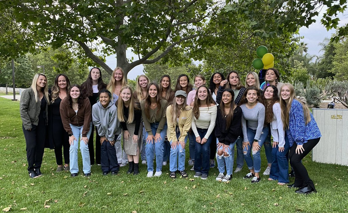 theRHSGS's tweet image. Our picnic in the park banquet was a success! Thank you to all of the players and families for a great season!

And for the first time, every member of the Varsity squad achieved a 4.0 GPA or higher! So proud of our scholar athletes!
🔰⚽️ #RoyalPride