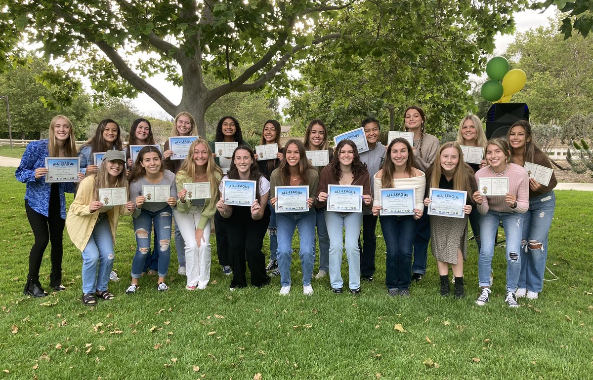 theRHSGS's tweet image. Our picnic in the park banquet was a success! Thank you to all of the players and families for a great season!

And for the first time, every member of the Varsity squad achieved a 4.0 GPA or higher! So proud of our scholar athletes!
🔰⚽️ #RoyalPride