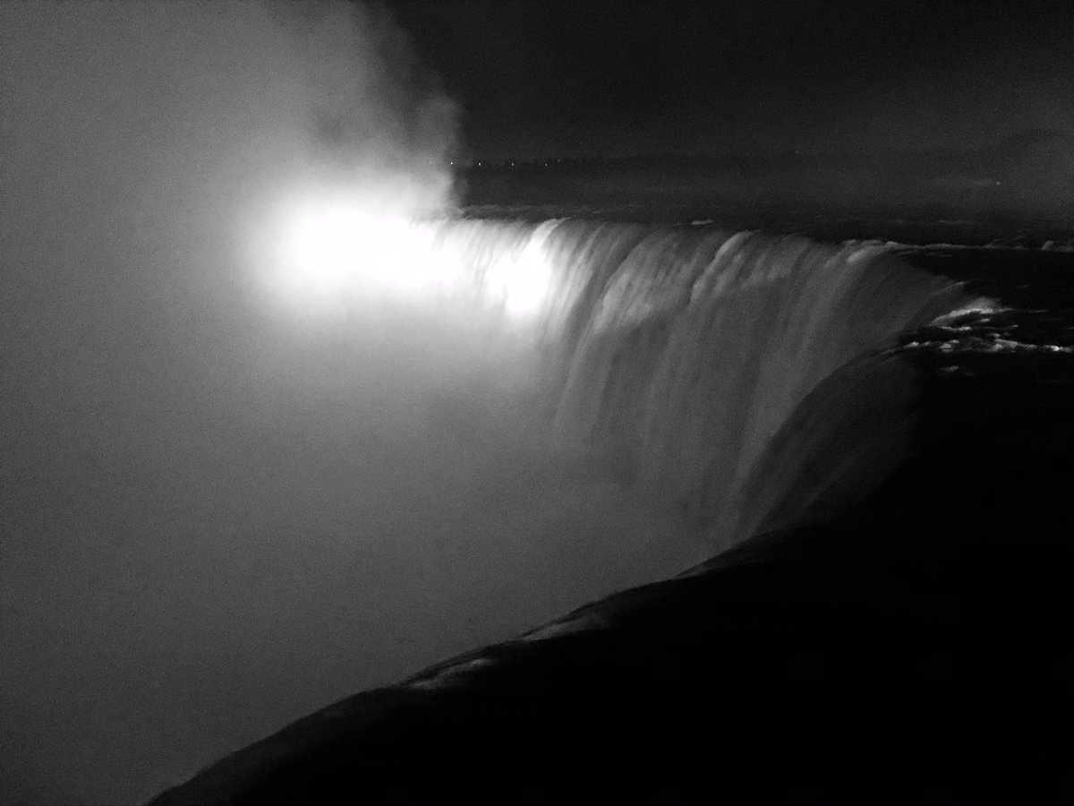 A_chan1's tweet photo. Niagara Falls are illuminated in white tonight to honour and support Afzaal family 💔 https://t.co/sZ619L01Y4