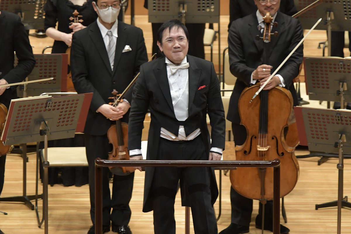 NHKSO_Tokyo's tweet photo. 【#大植英次 が22年ぶりにN響の舞台に立つ｜今週の「プレミアムシアター」】
6/13(日)
23時20分～(BSプレミアム)
国内外のオーケストラで要職を歴任したベテランが、シベリウス《交響曲第2番》などで心に染み入る演奏を繰り広げた、今年4/21のN響公演の模様をおとどけします🎶
https://t.co/r3qrYWzzaH https://t.co/7BRWL5rO9h