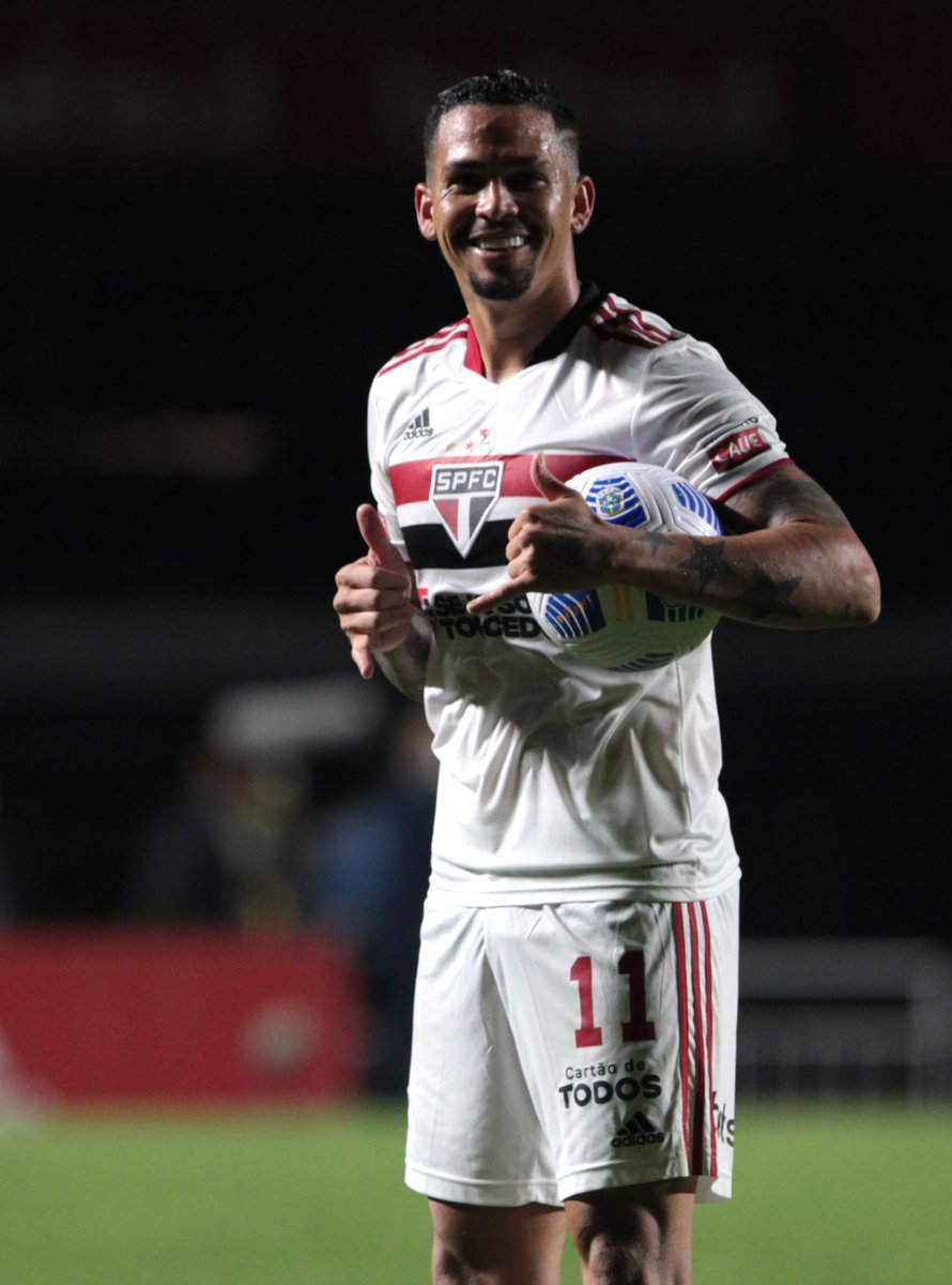 Essa não pode faltar:  🤙😄🤙

📸 Rubens Chiri/ saopaulofc.net