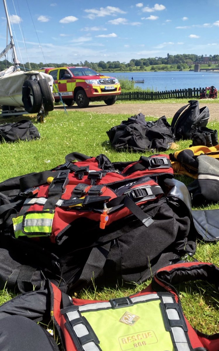 ashtugby's tweet photo. Great team, highly trained professionals, working to keep their communities safe. Well done @NFRSMereway @20NFRS great day water rescue training and thank you for the input. #WaterSafety @northantsfire https://t.co/WcNvV5JqWD