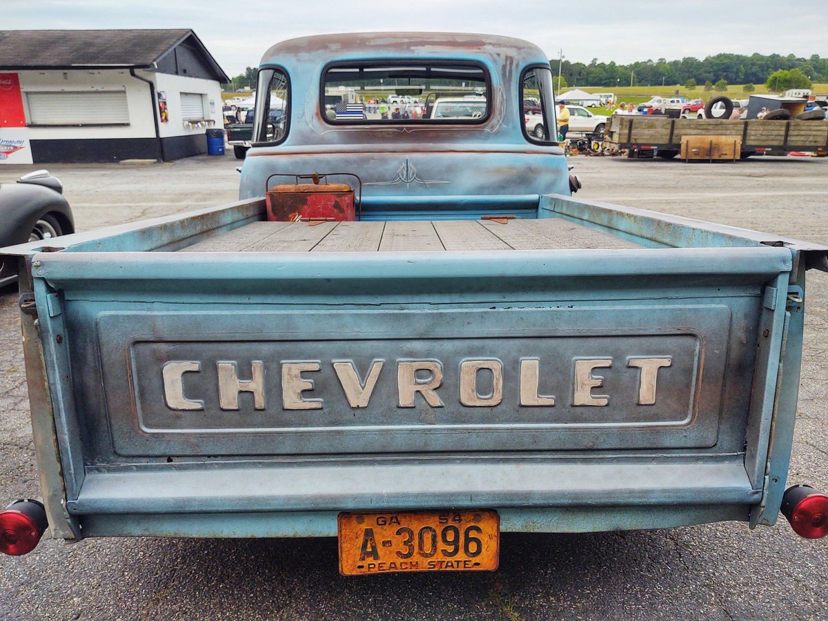 #tailgatetuesday #taillighttuesday #Chevrolet #truck #tailgate #atl